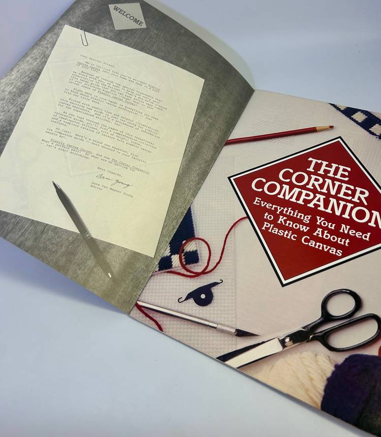 Vintage Plastic Canvas Instruction Booklet: Leisure Arts, 1989