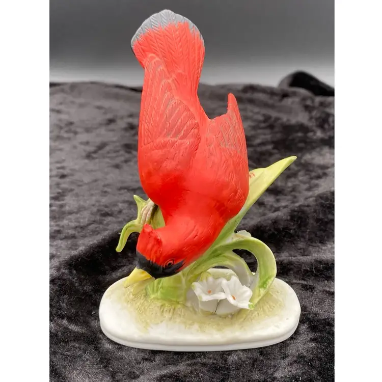 Vintage (1950s) Lefton Porcelain Cardinal, Head Down, KW464, w/Sticker, Japan