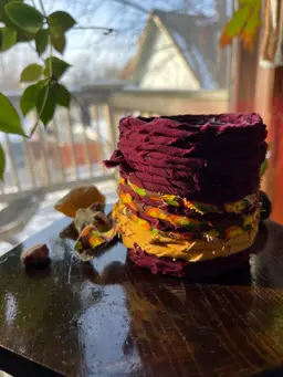 Minnesota Gophers w/ yellow daisies cachepot