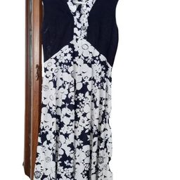 #04 PRETTY GOWN