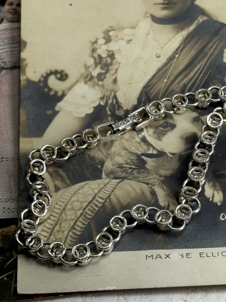 Vintage Avon Bracelet 7.5”