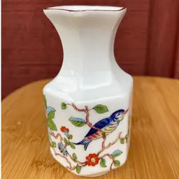 Aynsley Pembroke Mini Vase With Bird & Floral Design. Fine English Bone China. Made
In England. 3.5”h.