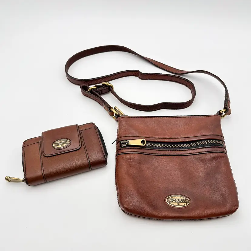 Fossil Cowhide Leather Brown Crossbody Purse and Wallet Set 7.5" x 7.5" B25