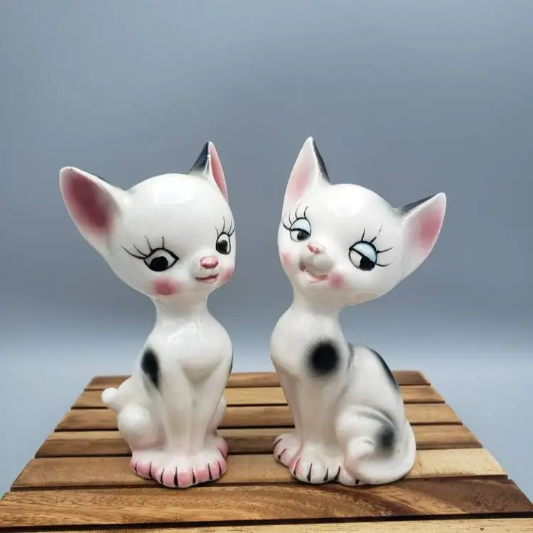 2ttl Adorable Kitty Cat Figurines