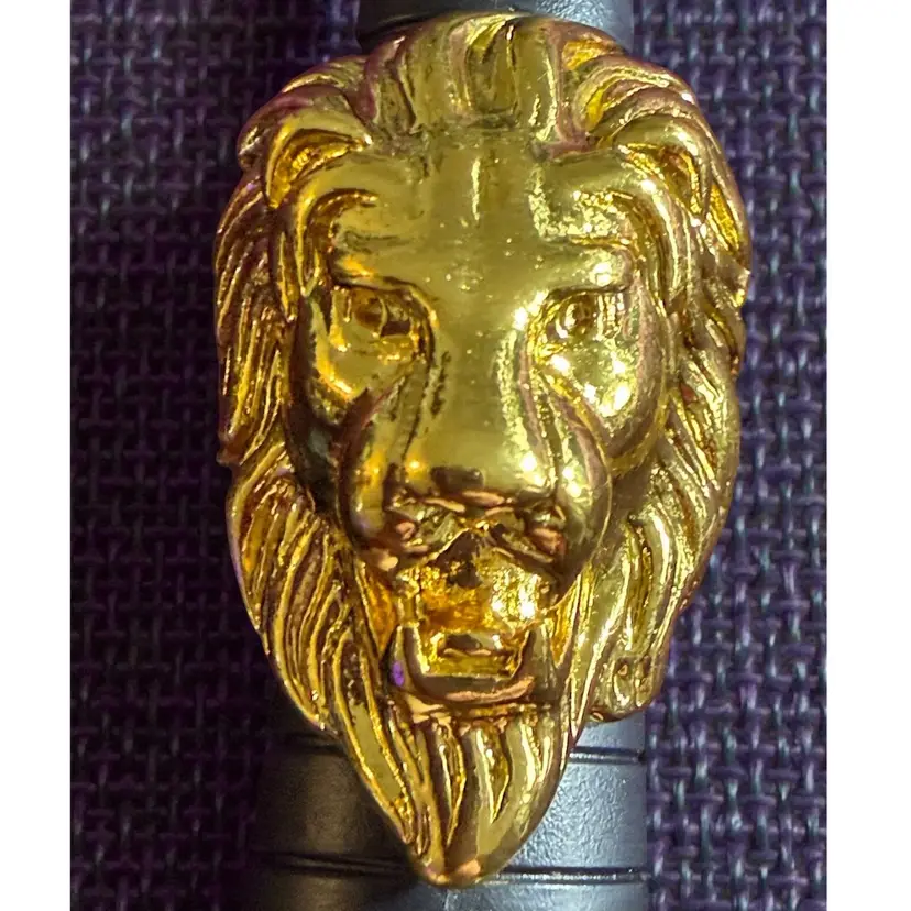 Huge Gold Tone Lion Head Ring - Size 7