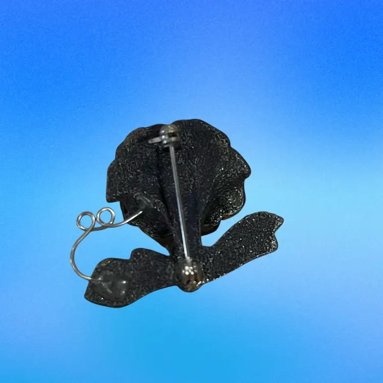 28. Vintage Jewelry Brooch Beautiful Flower Silver Tone