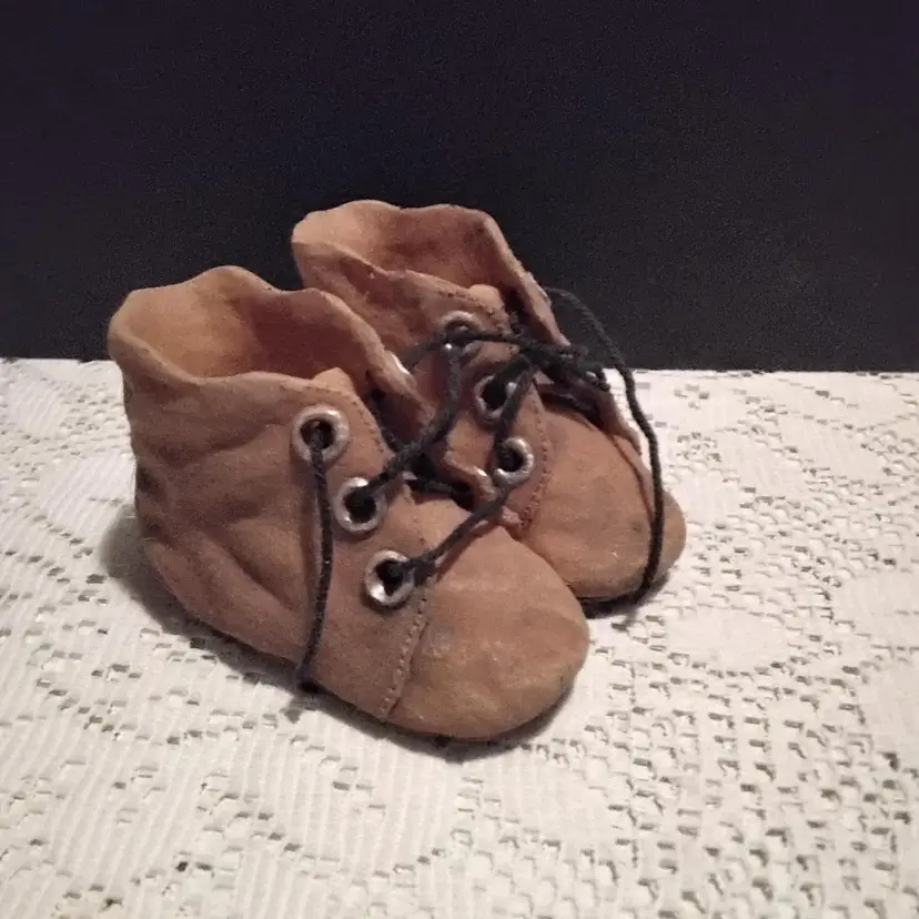 Vintage Keypoint Resin Moccasins Brown Shoes Figurine
