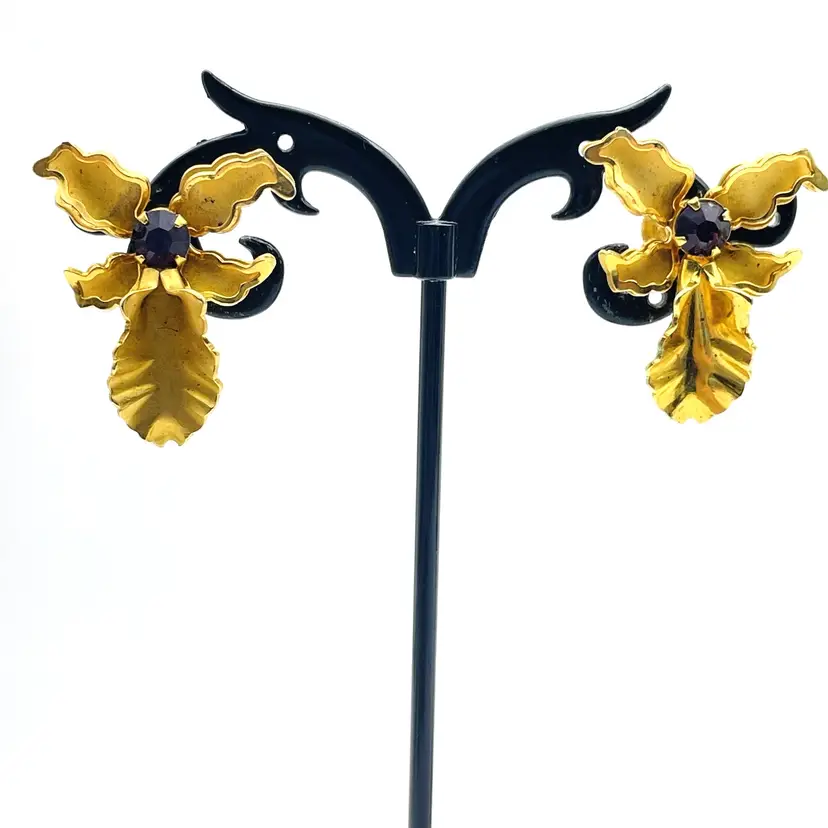 Vintage BUGBEE & NILES Earrings Gold Tone Floral Purple Rhinestone Signed 11693