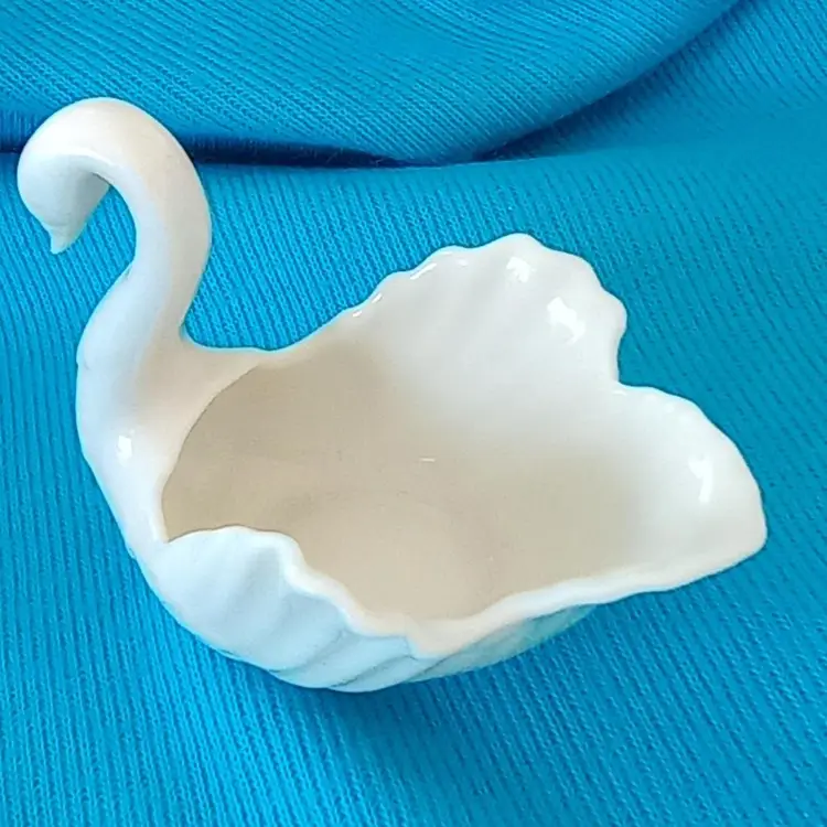 Lenox Swan Ring Holder
