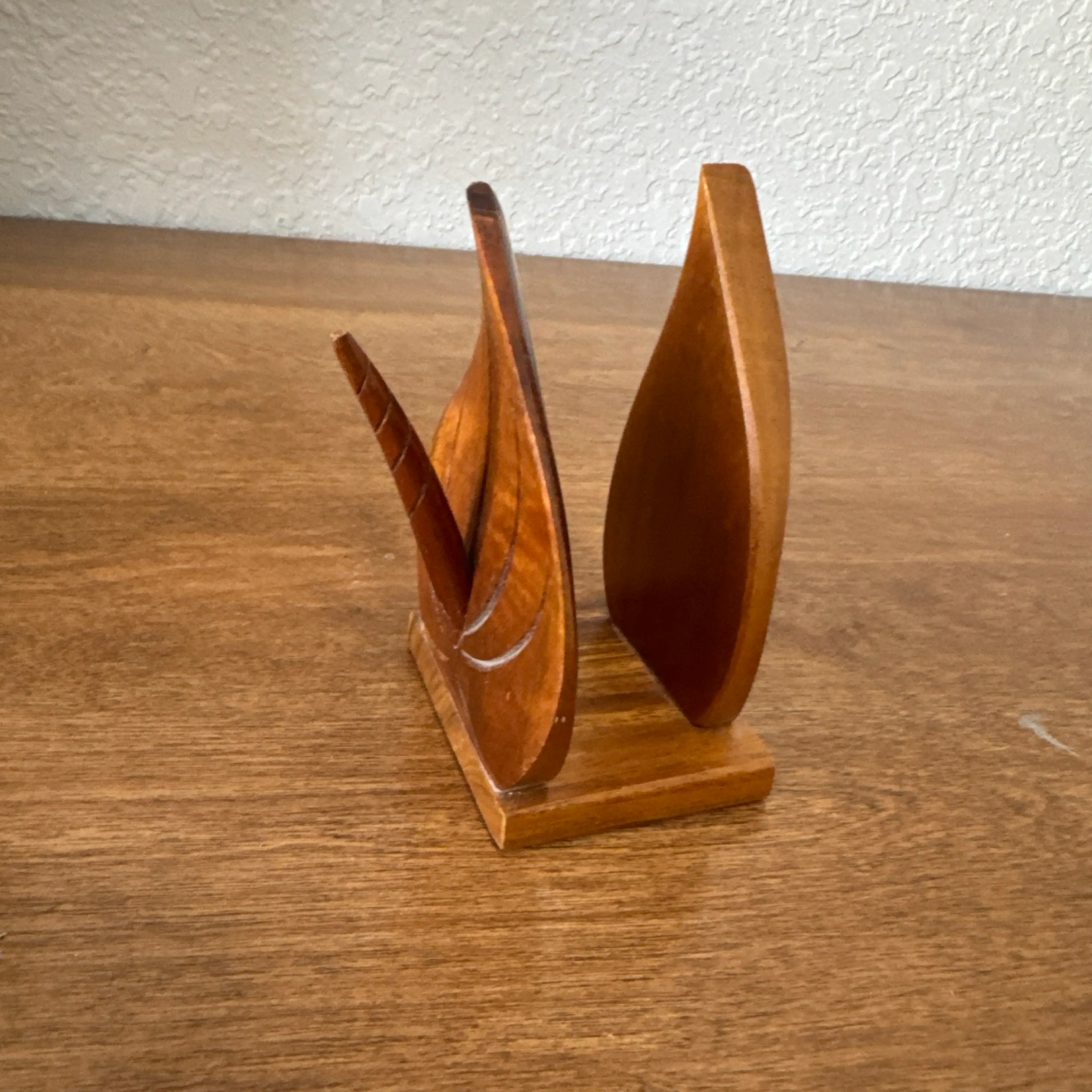 Image 2 of 8