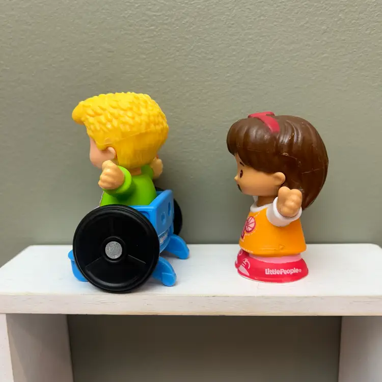 2016 Fisher Price Little People Figures