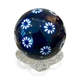Vintage Cobalt Blue And White Ceramic Daisy Flower Carpet Ball With Glass Display