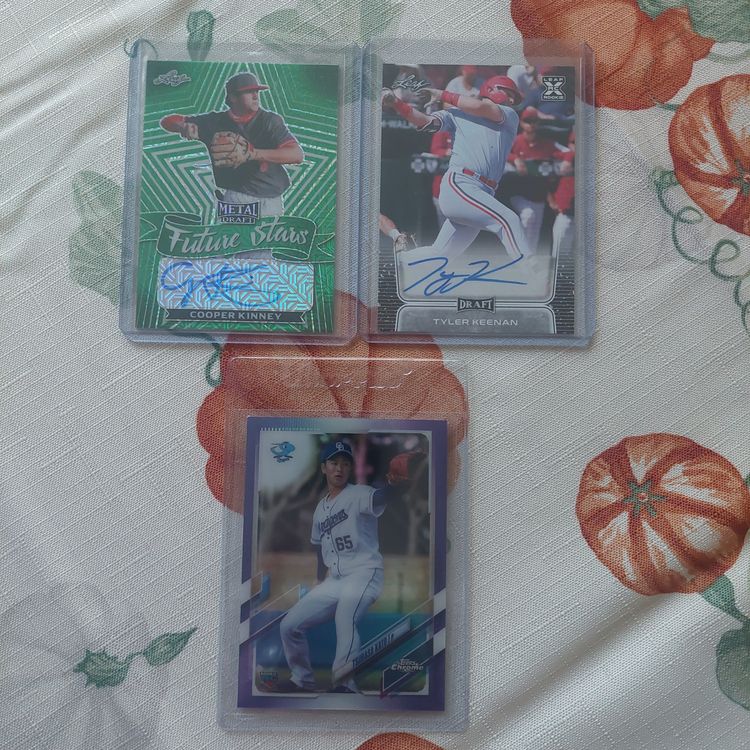 Lot of 17 Baseball minor league / college cards. 2 auto's +. Letter K.