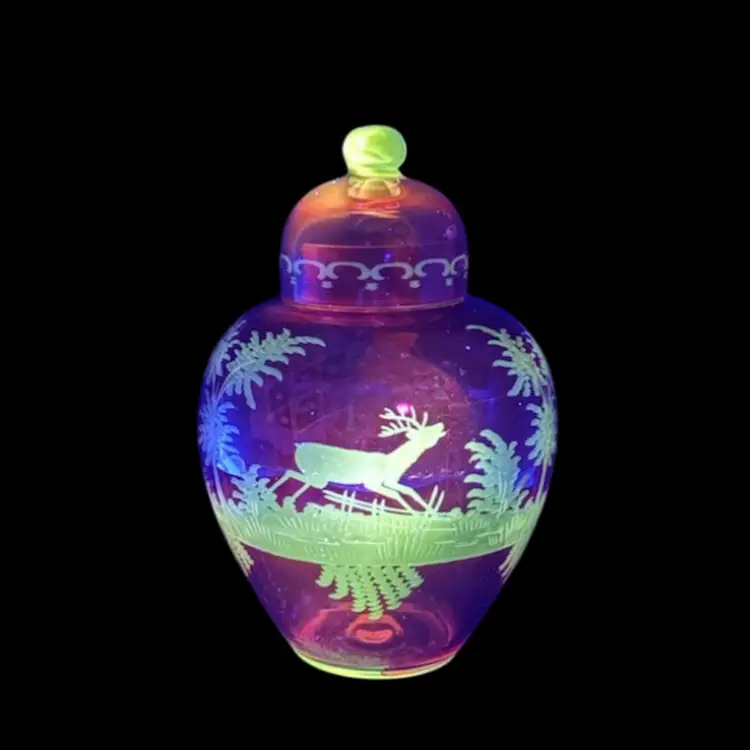 Ginger Jar Cranberry Flashed Etched Deer•Woods•Geometric Design Glows•READ
7-1/2” T x 4-1/2” W