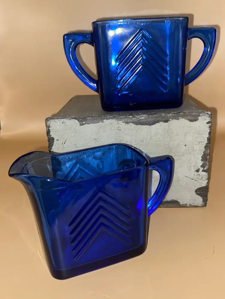 Gorgeous COBALT BLUE Creamer and Sugar 💙 ~ Vintage Hazel Atlas Glass ~ Chevron Pattern