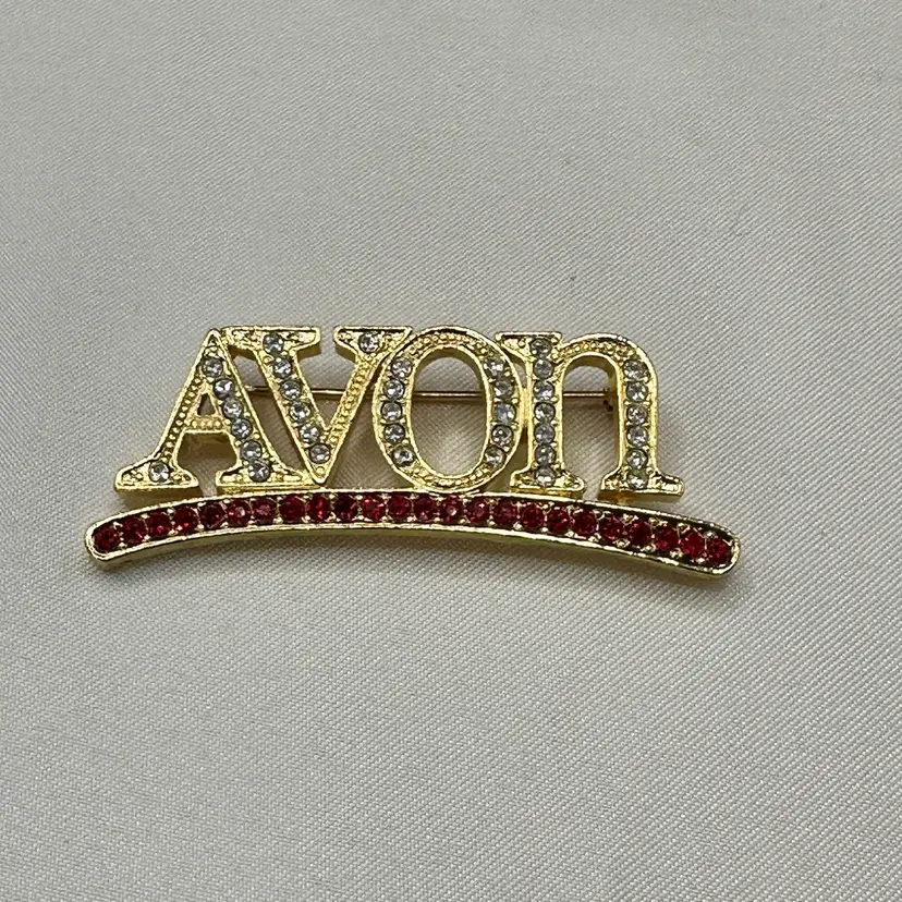 A113 - Avon Rhinestone Brooch