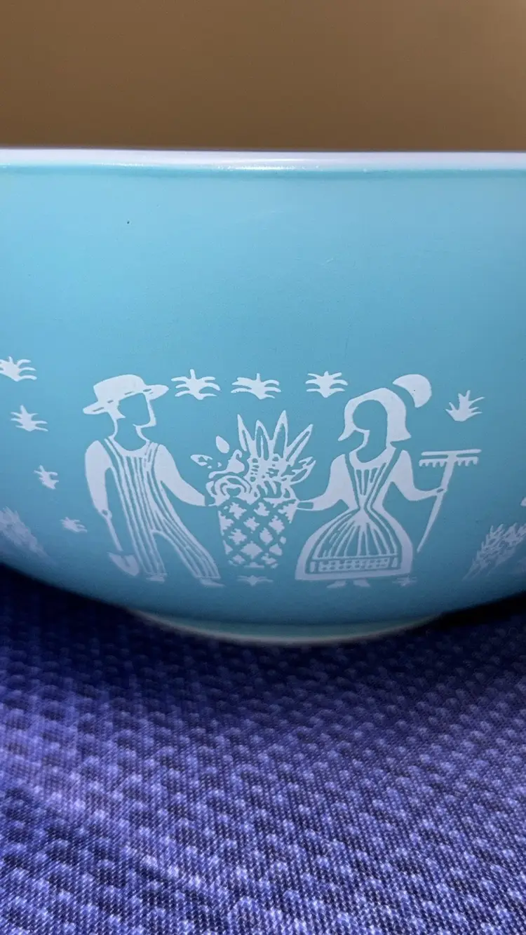 Pyrex Amish Butterprint Cinderella Mixing Bowl 444 4QT Turquoise Nice