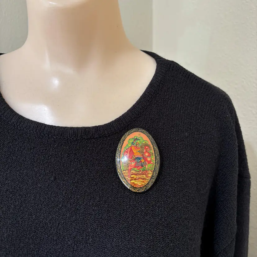 Russian Mctepa Mstera Lacquer Brooch Hand Painted Oval Pin Signed 70s Vintage