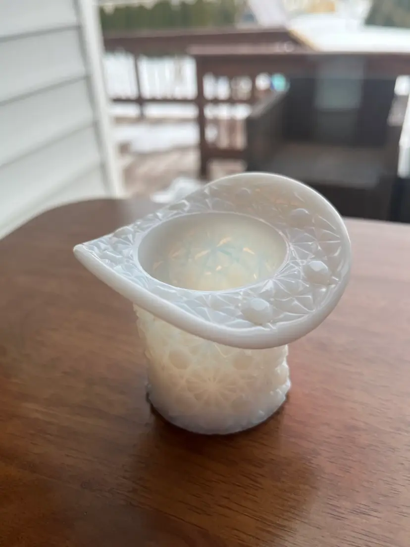 Vintage opalescent glass 'Daisy and Button' top hat toothpick holder.2.5”