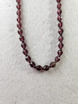 #08 Vintage Glass Necklace