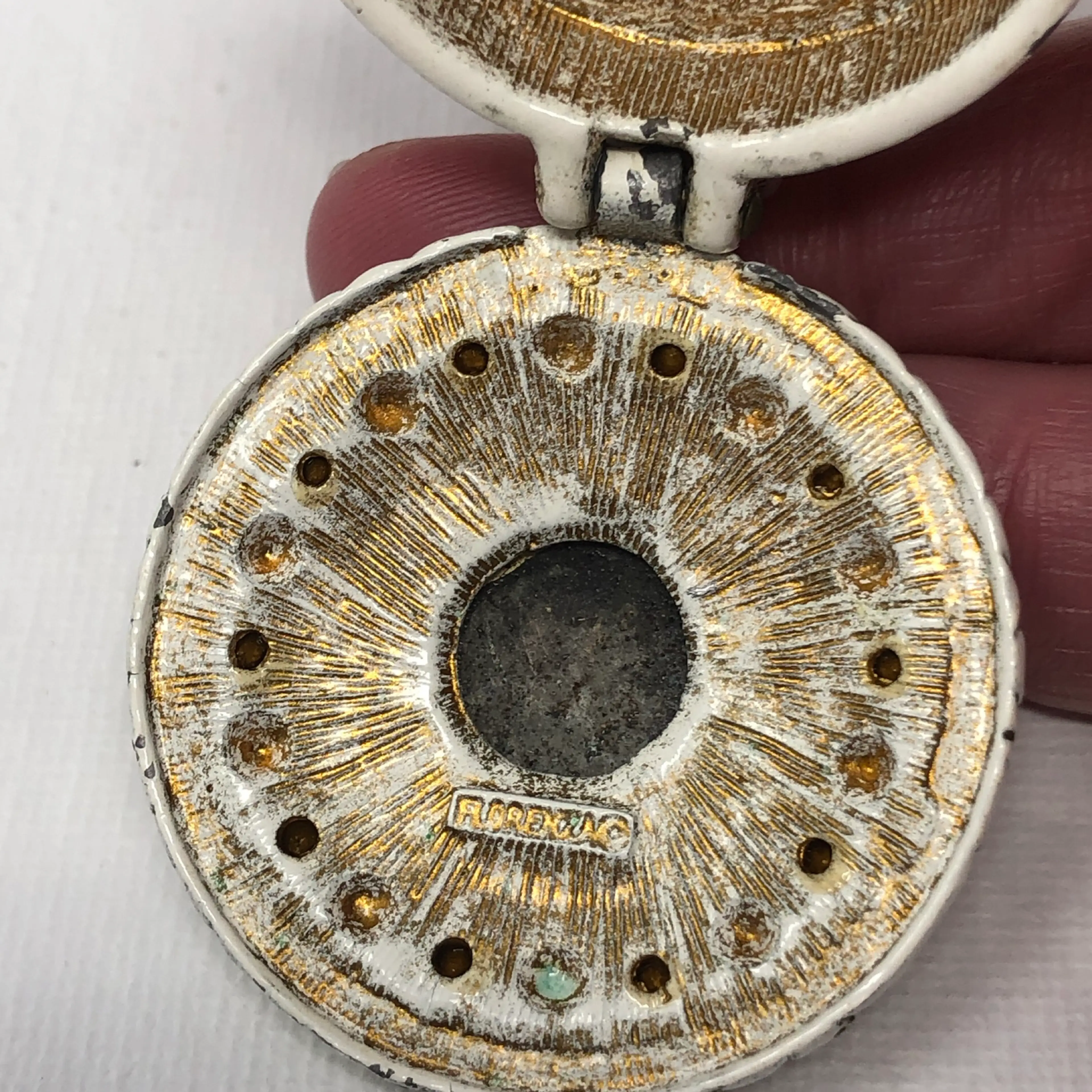 Image 4 of 8