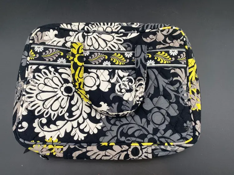 Vera Bradley Retired Baroque Quilted Floral Pattern Good Book Cover Bag