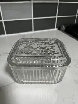 Vintage “Fridgie” -Federal Glass Container FRUIT Embossed Lid Ribbed Square