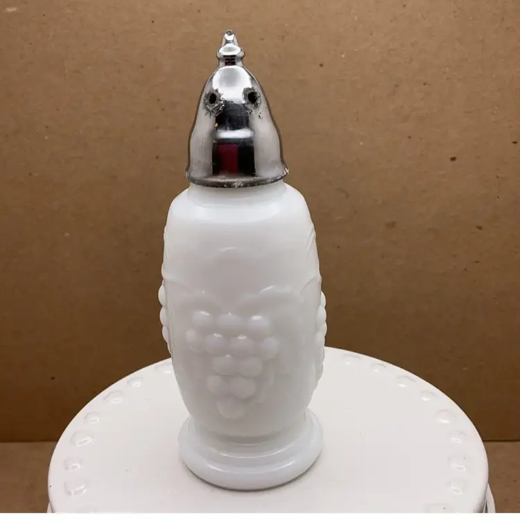 POW1 VTG Milk Glass Shaker with Grape Design 4”