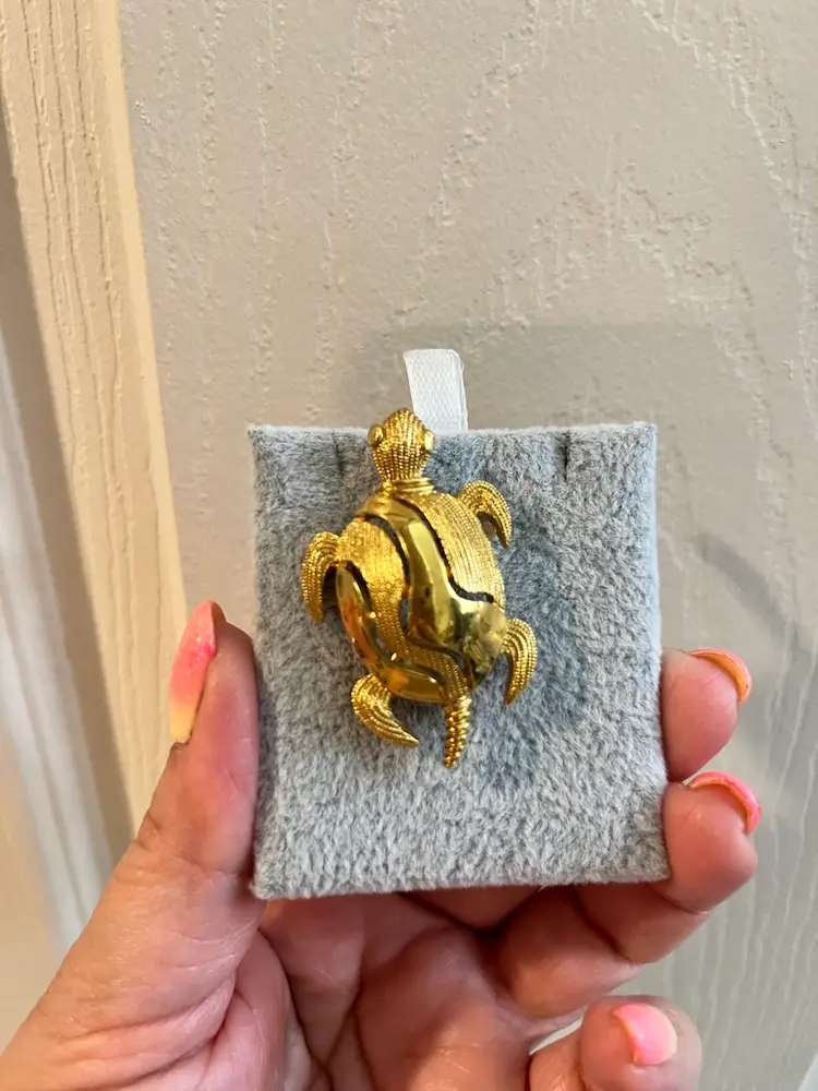 Trifari Sea Turtle Gold Tone Brooch Pin Signed