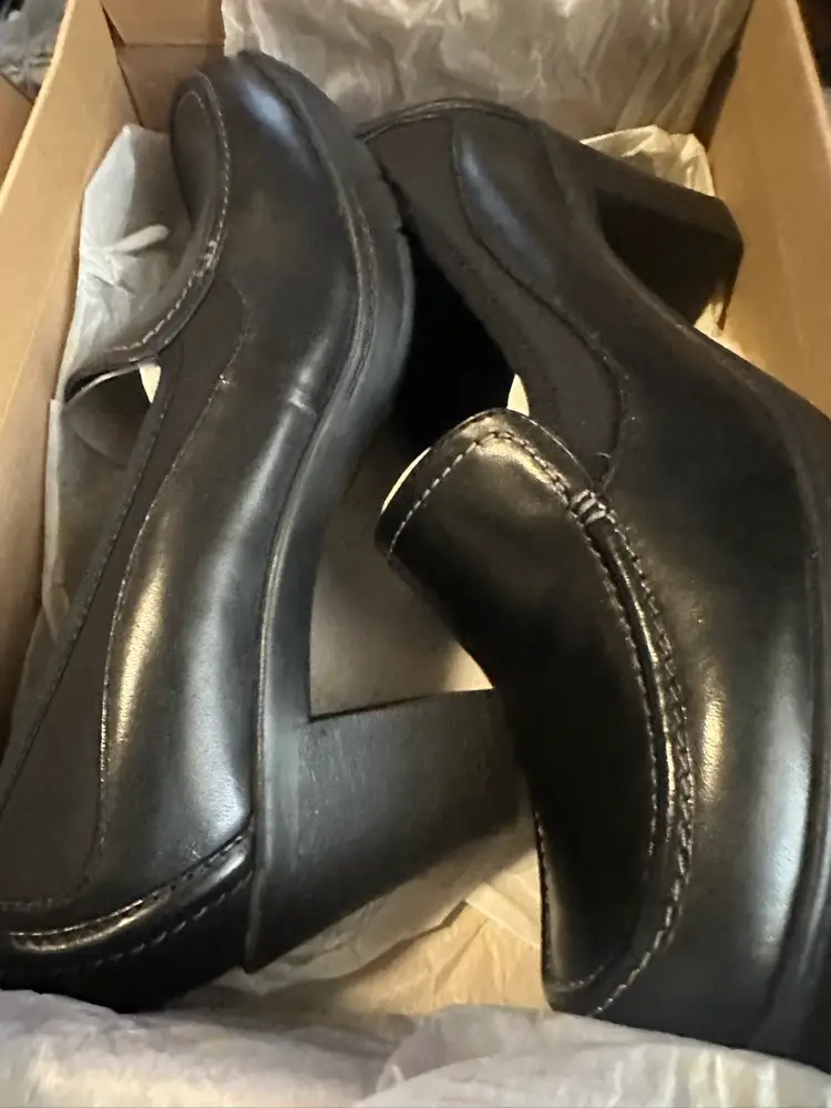 2 Pairs of Clarks Bendables Caring Womens Size 9m