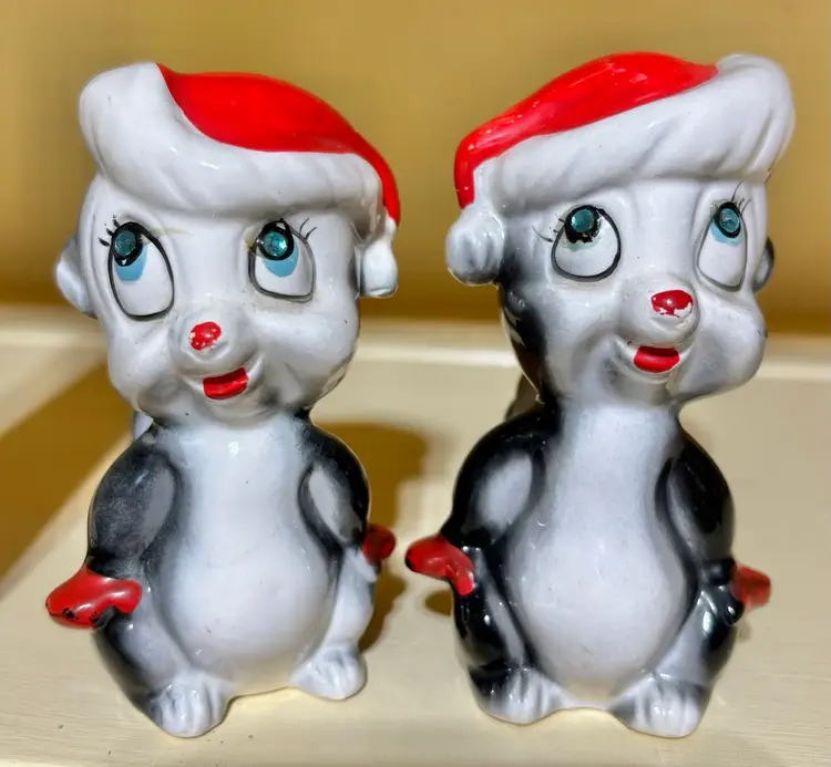 Kreiss Skunk Shakers