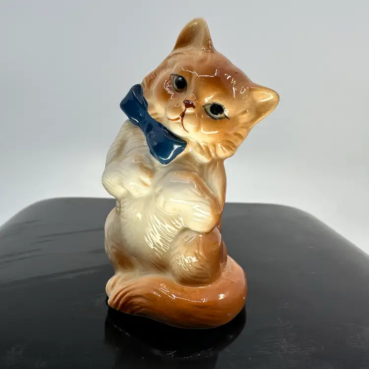Danbury Mint Cats of Character Bone China Cat With Blue Bow