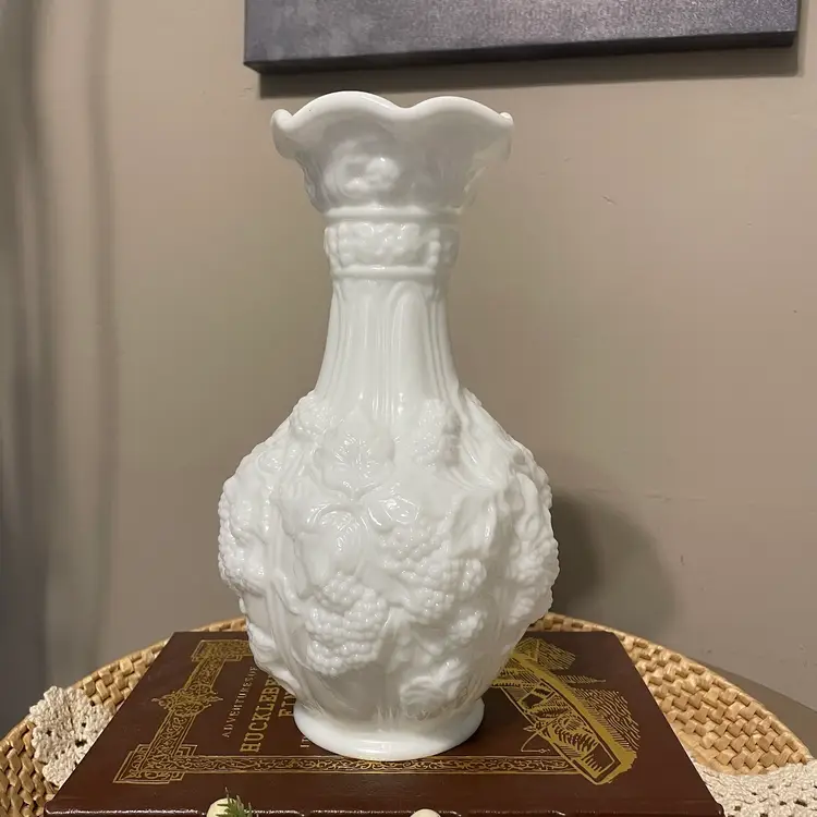 Vintage Imperial Glass Ohio Loganberry Milk Glass Vase
