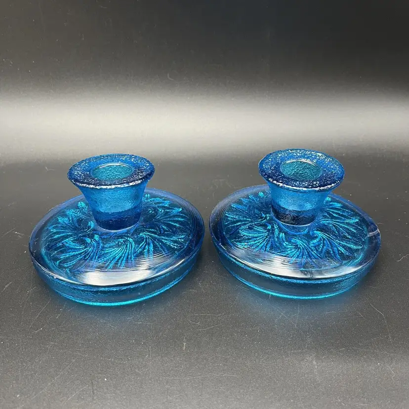 Pair LE Smith Sandscroll Colonial Peacock Blue Glass Candlestick Candle Holders