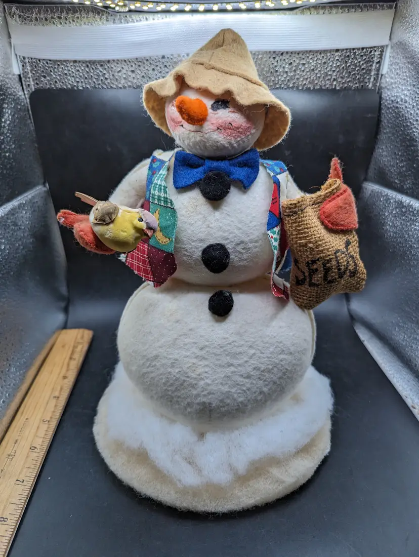 Vintage 1997 Annalee Doll 10" Country Snowman w/ Seed bag And Bird.