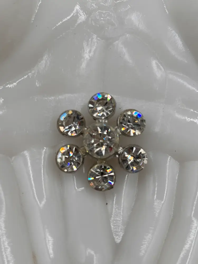 Stunning Vintage Daisy Snowflake Cluster Clear Faceted Rhinestone Silver Tone Metal Brooch Pin 🌼