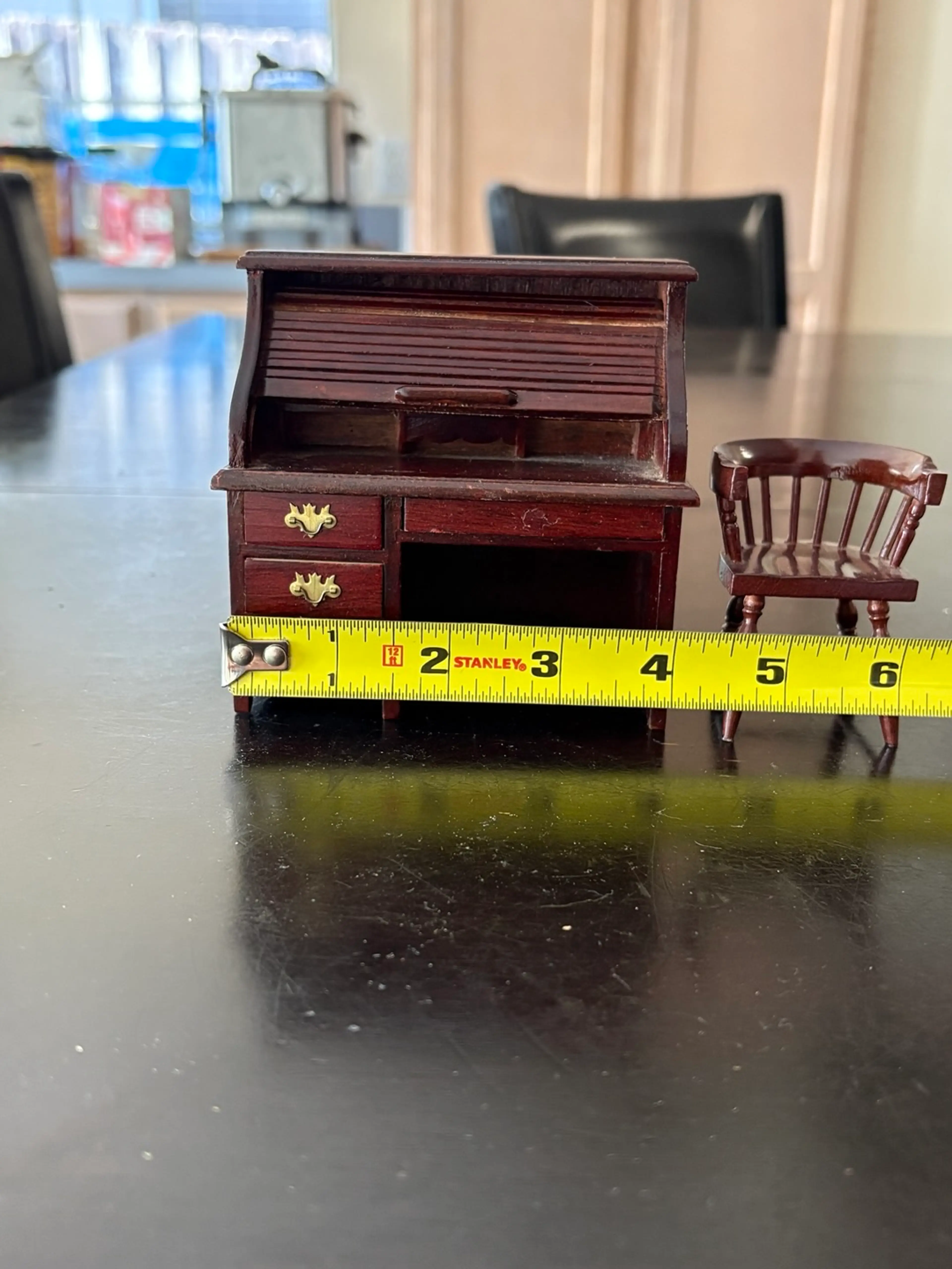 Image 4 of 6