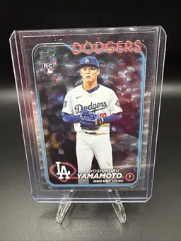 Yoshinobu Yamamoto 2024 Topps Update Rookie Silver Crackle Foil RC + Red Foil Stadium Club