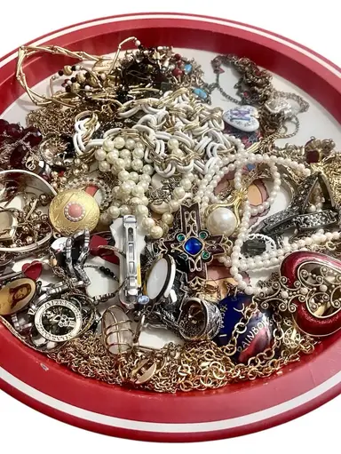 Jewelry- Lots Of $5 Starts! 
