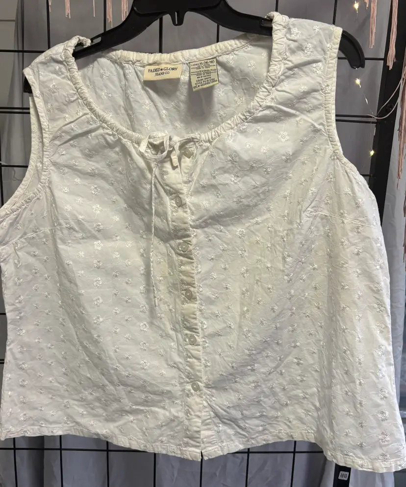 Faded Glory Ladies XL Eyelet lace Summer top