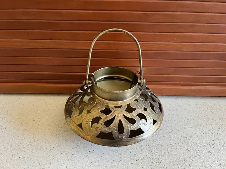 Metal Tealight Lantern
