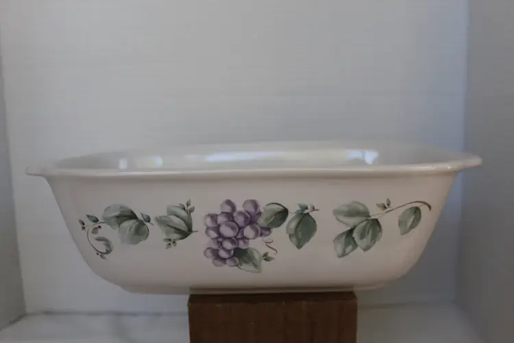 Pfaltzgraff Grapevine Loaf Pan Baking Dish 11.25 inches