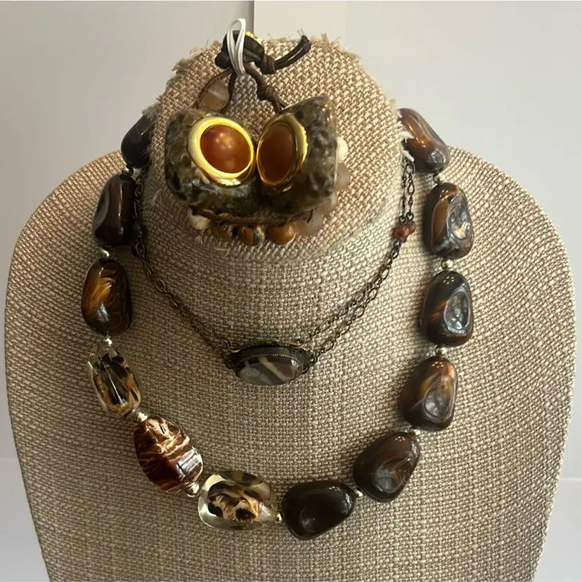 #38 - Amber Stone Lot