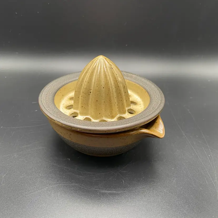 Studio Pottery Citrus Juicer Reamer with Spouted Catch Dish Bowl Kitchenware