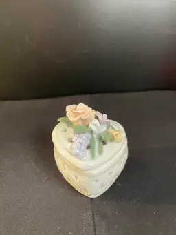 Miniature Porcelain Heart Shaped Trinket Dish. Dish is Open Lattice Pattern. Lid has 3D Glazed Pastel Flowers