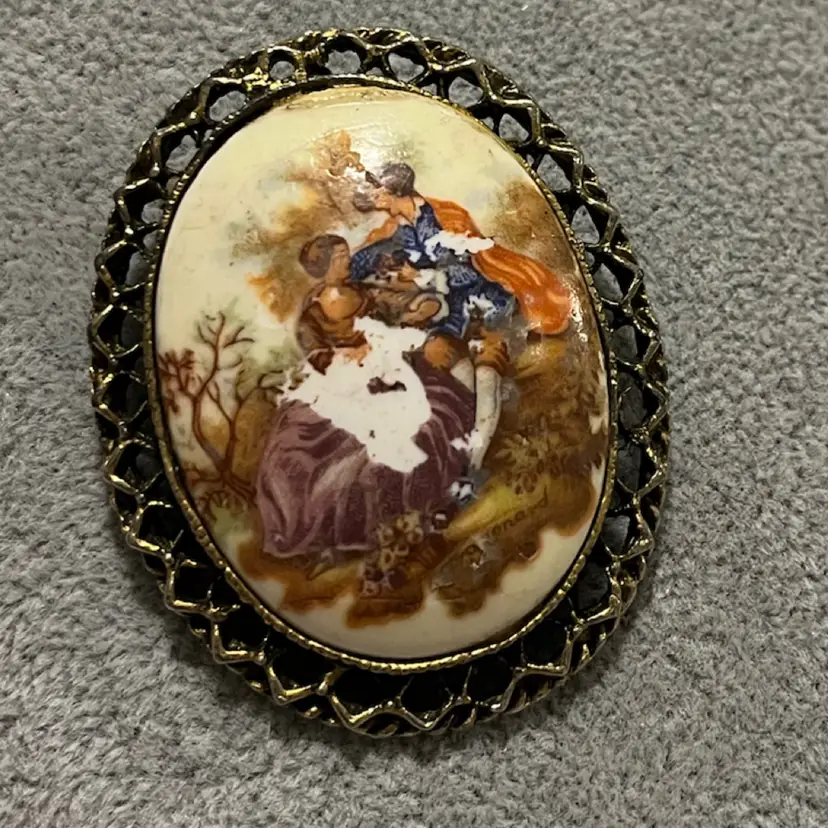 Vintage Courting Couple Brooch