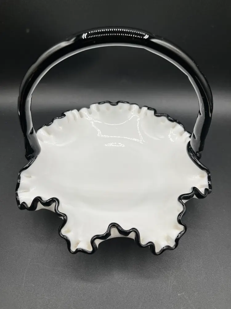 Fenton "Ebony Crest" Milk Glass Ruffled Basket READ 8”🧺