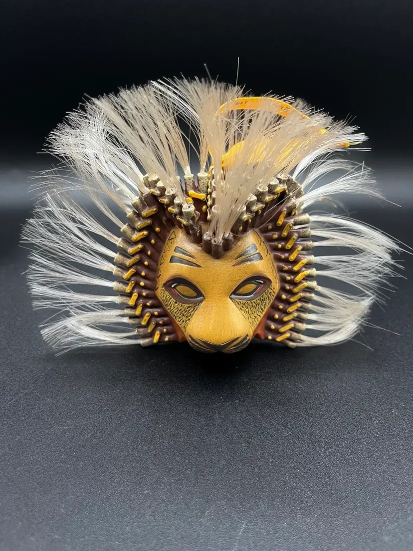 **Disney Lion King Broadway Musical Special Edition Simba Mask Ornament 🦁