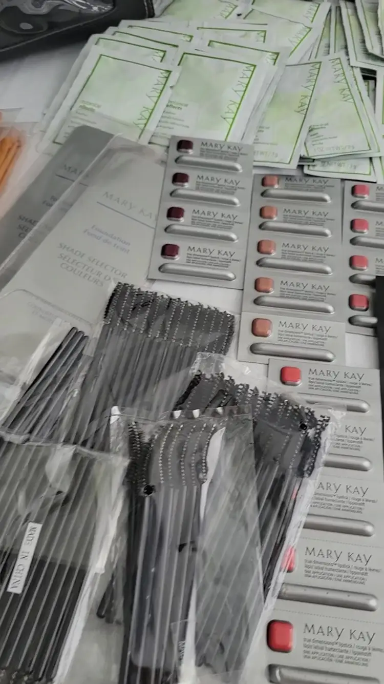 Lot Mary Kay Make Up Sample Bags Hydrate Lipstick Tote Necklace (B33)