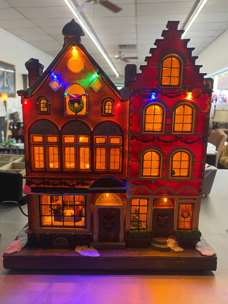 Carole Towne Lighted Musical Building